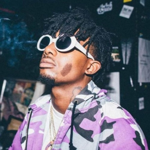 在厨房趴着掀起裙子H
