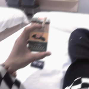 在厨房趴着掀起裙子H
